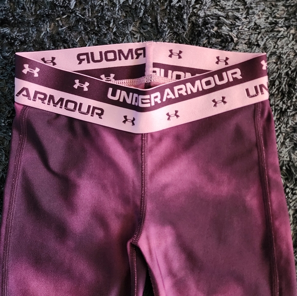 (Pre-loved) UnderArmour Kids Leggings - Picture 2 of 3
